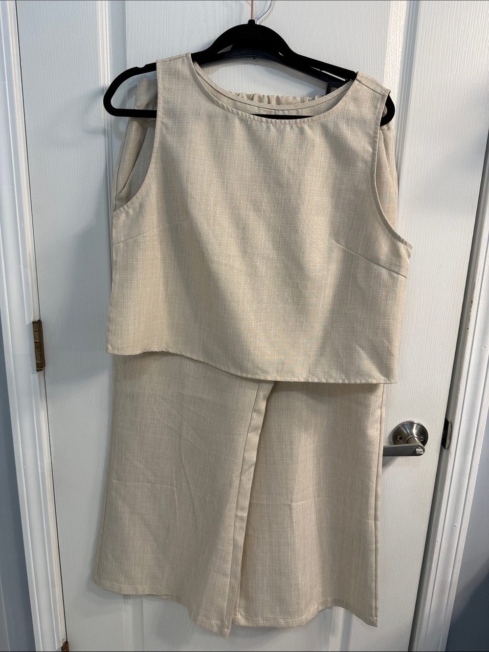 Cream/Tan Sleeveless Two-Piece Set